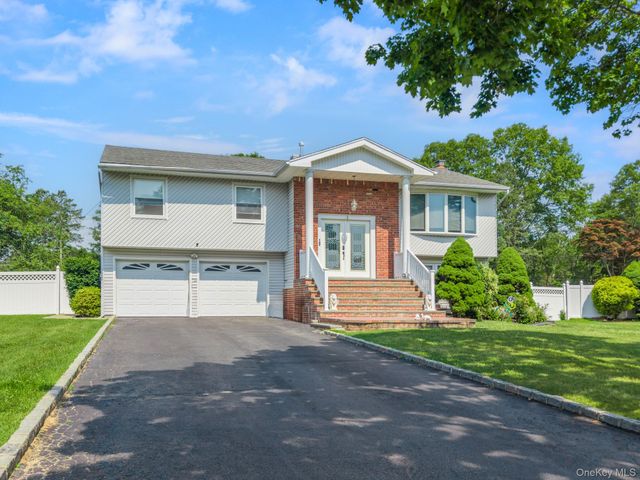 40 Peppermint Road, Commack, NY 11725