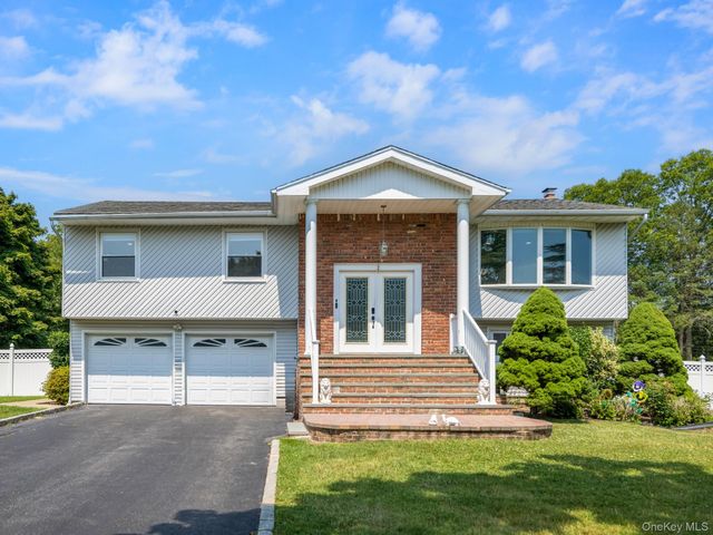 40 Peppermint Road, Commack, NY 11725