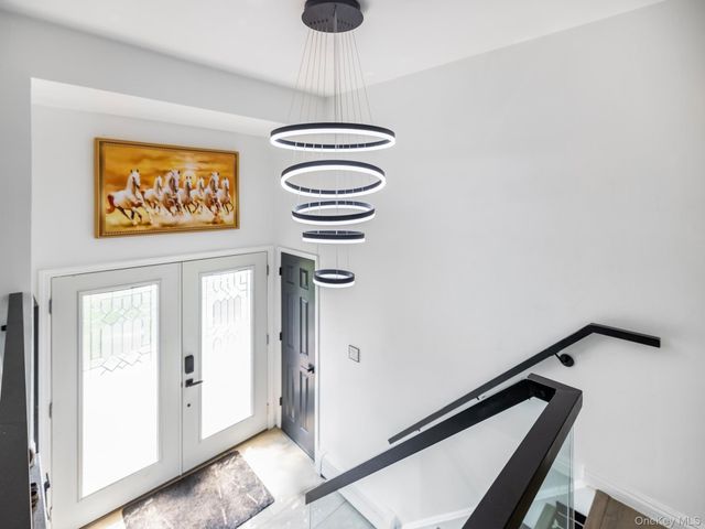40 Peppermint Road, Commack, NY 11725