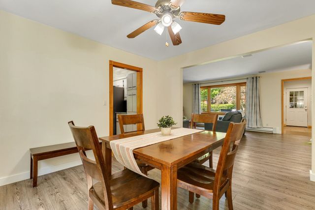 18 Valleyview Drive, Essex, VT 05452
