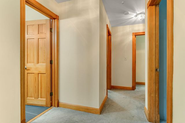 18 Valleyview Drive, Essex, VT 05452