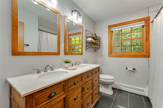 18 Valleyview Drive, Essex, VT 05452
