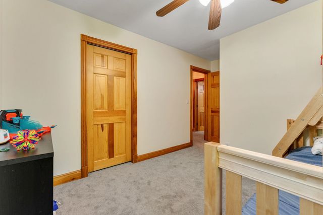18 Valleyview Drive, Essex, VT 05452