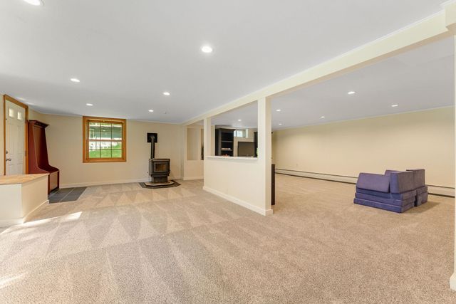 18 Valleyview Drive, Essex, VT 05452