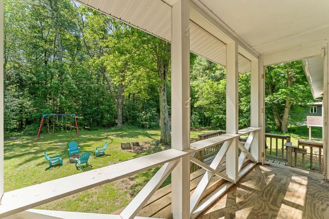 18 Valleyview Drive, Essex, VT 05452