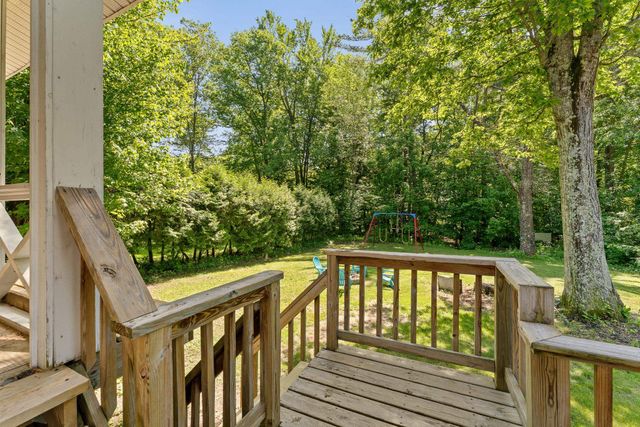 18 Valleyview Drive, Essex, VT 05452