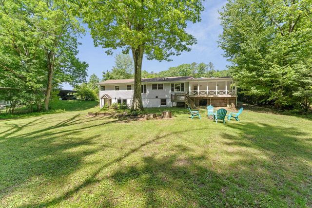 18 Valleyview Drive, Essex, VT 05452
