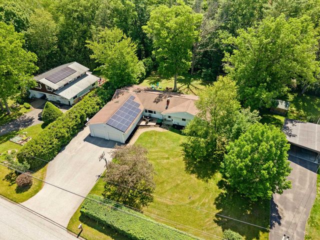 18 Valleyview Drive, Essex, VT 05452
