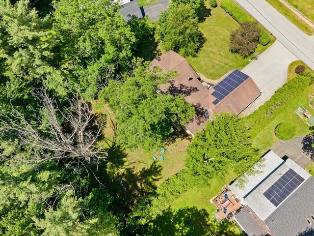 18 Valleyview Drive, Essex, VT 05452