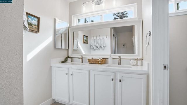 235 Appalachian Dr, Martinez, CA 94553