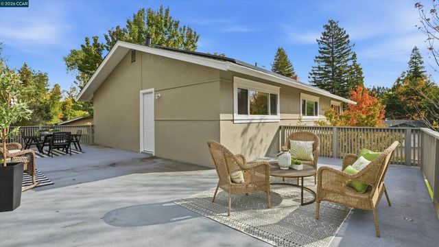 235 Appalachian Dr, Martinez, CA 94553