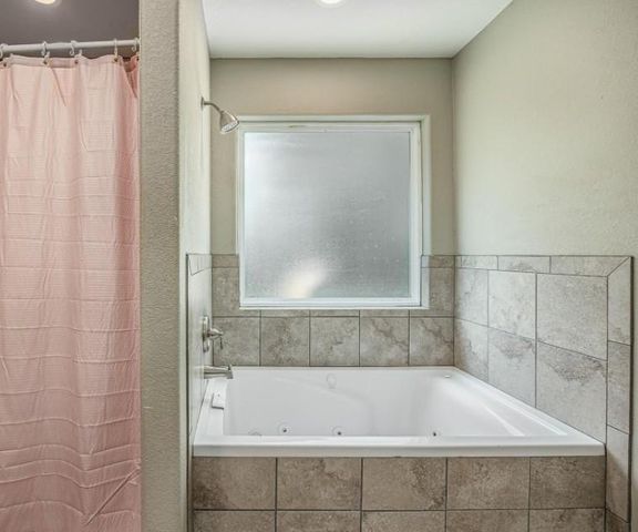 2111 W Gulf Street, Baytown, TX 77520