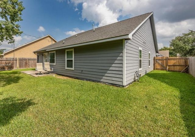 2111 W Gulf Street, Baytown, TX 77520