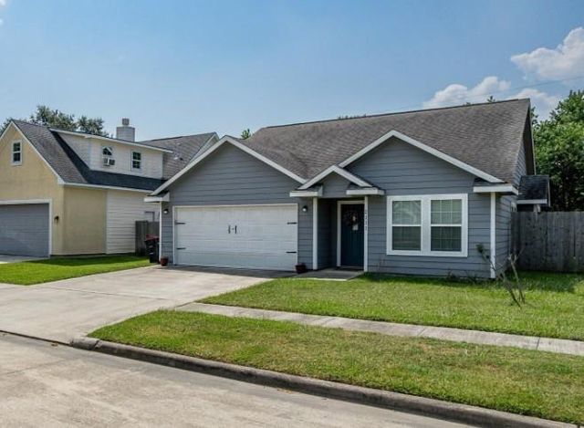 2111 W Gulf Street, Baytown, TX 77520