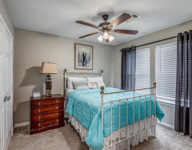 2111 W Gulf Street, Baytown, TX 77520