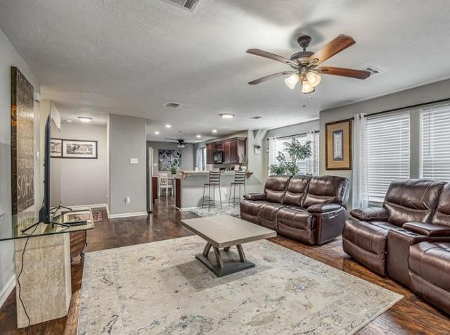 2111 W Gulf Street, Baytown, TX 77520