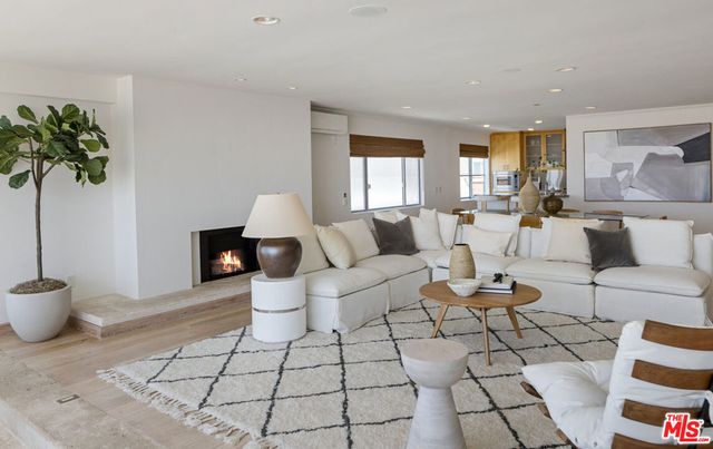 3412 Ocean Front Walk 201, Marina Del Rey, CA 90292