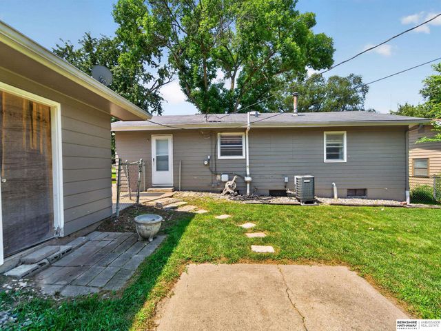 4907 N 64th Street, Omaha, NE 68104