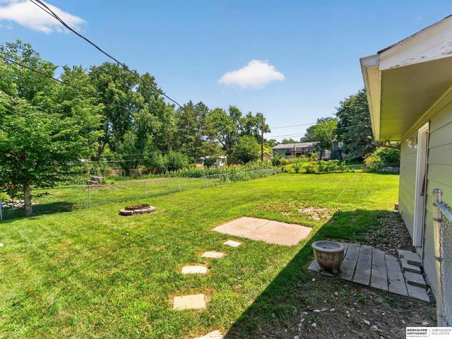 4907 N 64th Street, Omaha, NE 68104