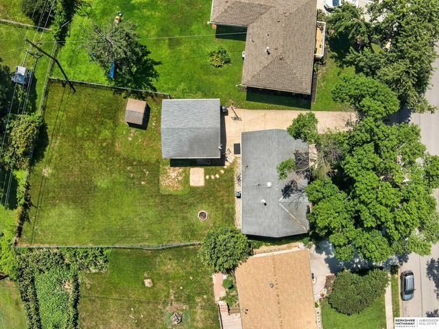 4907 N 64th Street, Omaha, NE 68104