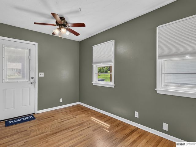4907 N 64th Street, Omaha, NE 68104