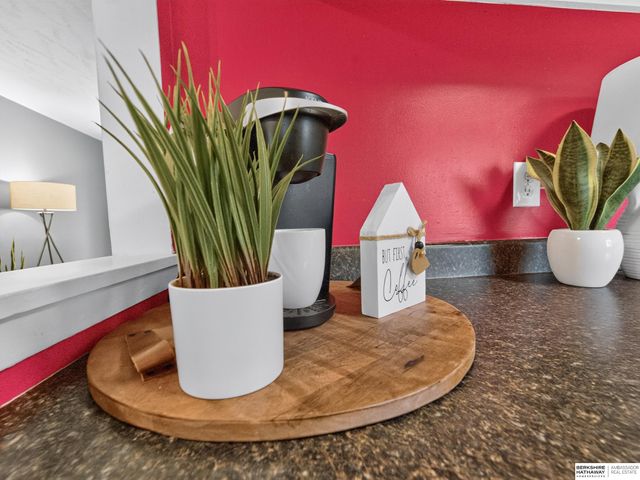 4907 N 64th Street, Omaha, NE 68104