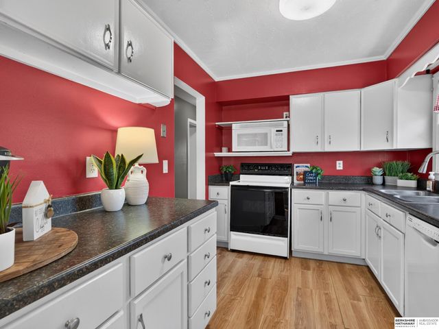 4907 N 64th Street, Omaha, NE 68104