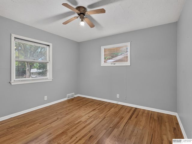 4907 N 64th Street, Omaha, NE 68104