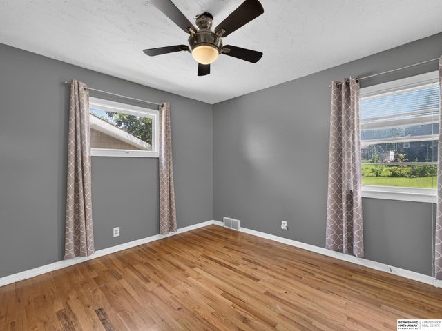 4907 N 64th Street, Omaha, NE 68104