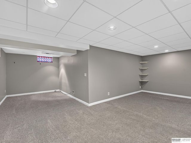 4907 N 64th Street, Omaha, NE 68104