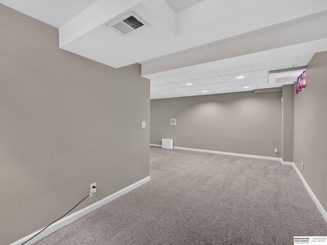 4907 N 64th Street, Omaha, NE 68104