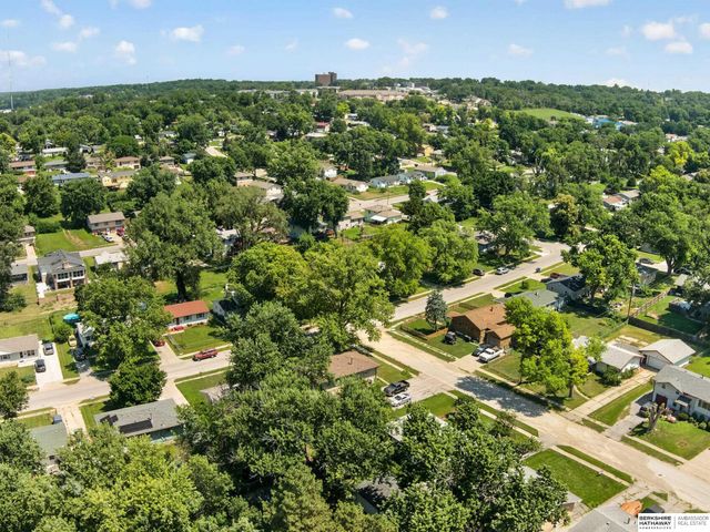 4907 N 64th Street, Omaha, NE 68104