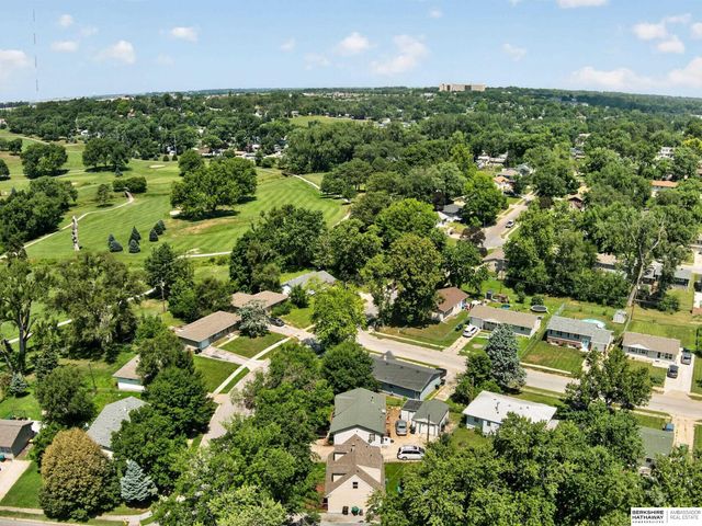 4907 N 64th Street, Omaha, NE 68104