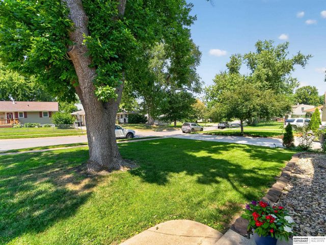 4907 N 64th Street, Omaha, NE 68104