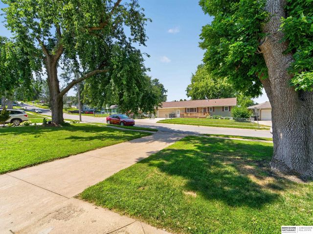 4907 N 64th Street, Omaha, NE 68104