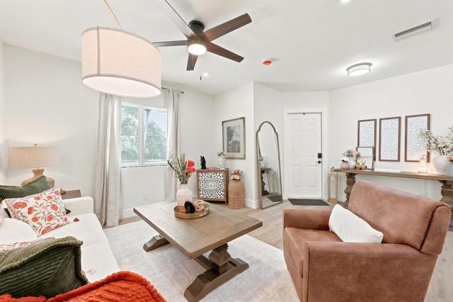 424 Putnam Road, West Palm Beach, FL 33405