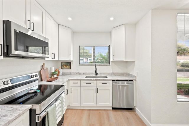424 Putnam Road, West Palm Beach, FL 33405