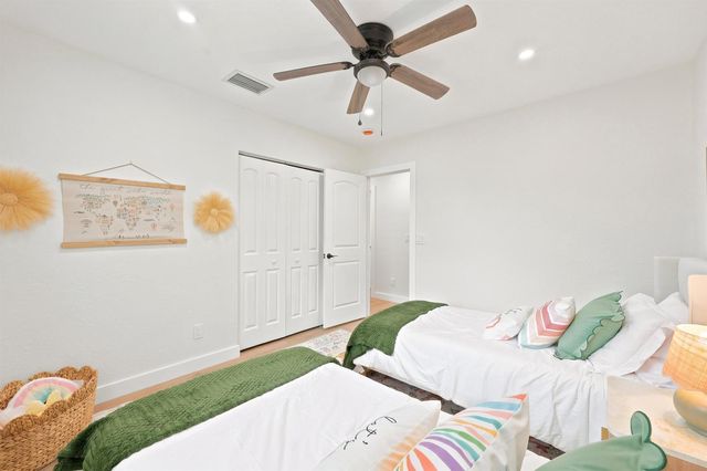 424 Putnam Road, West Palm Beach, FL 33405