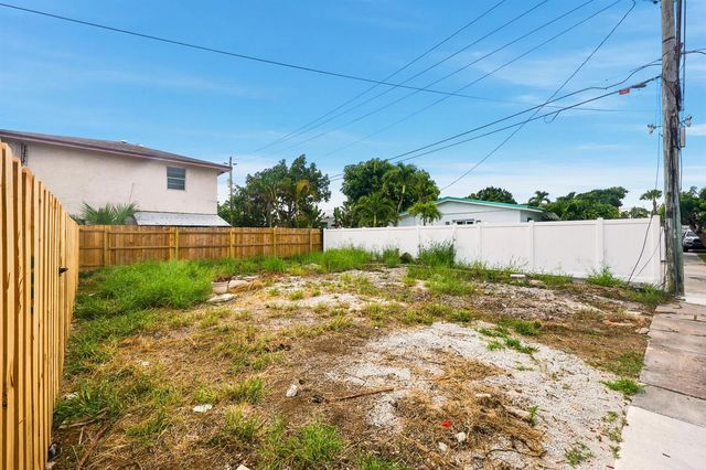 424 Putnam Road, West Palm Beach, FL 33405