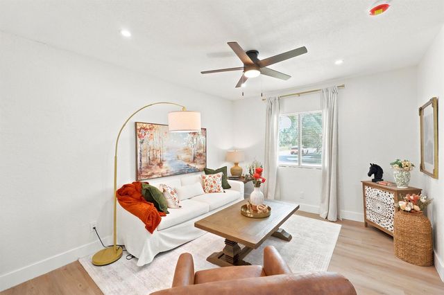 424 Putnam Road, West Palm Beach, FL 33405