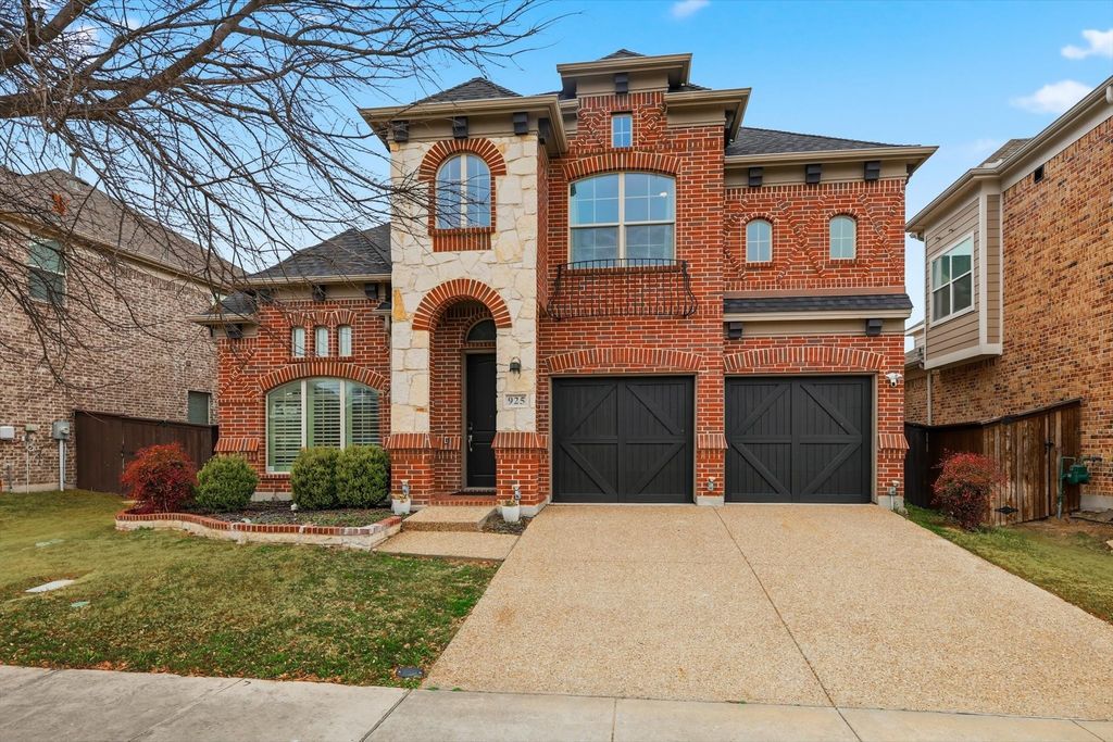 925 Nathanael Greene Court, Aubrey, TX 76227