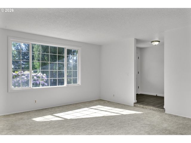 88175 TIKI Ln, Springfield, OR 97478