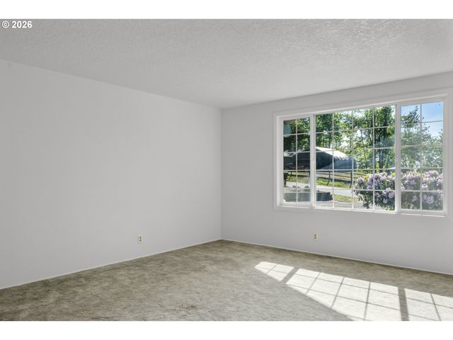 88175 TIKI Ln, Springfield, OR 97478