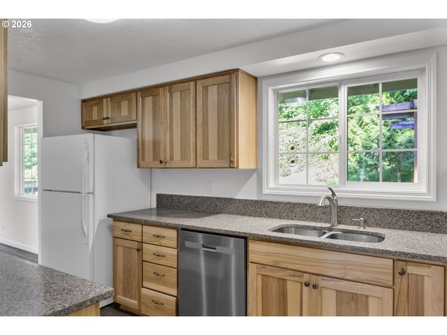 88175 TIKI Ln, Springfield, OR 97478