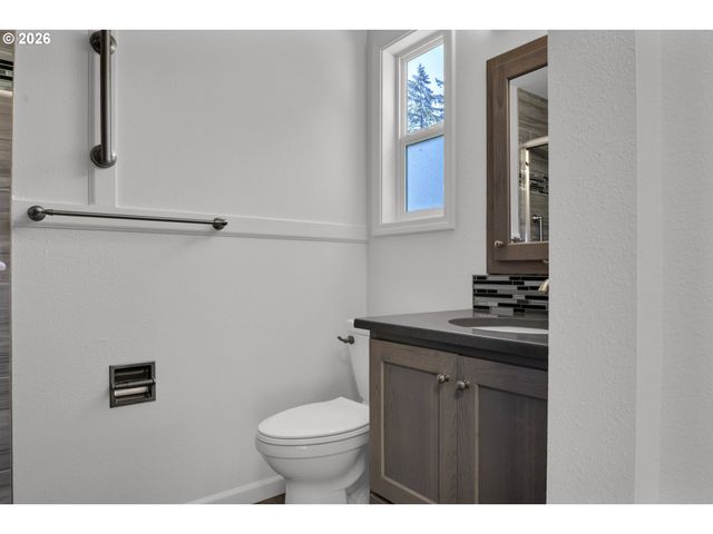 88175 TIKI Ln, Springfield, OR 97478