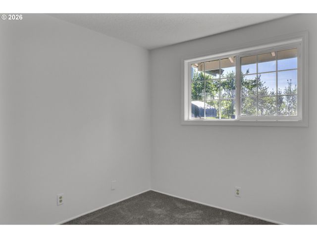 88175 TIKI Ln, Springfield, OR 97478