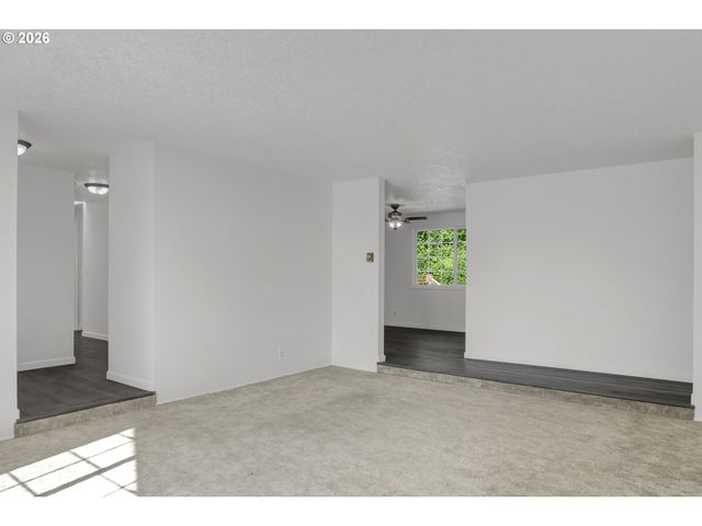 88175 TIKI Ln, Springfield, OR 97478
