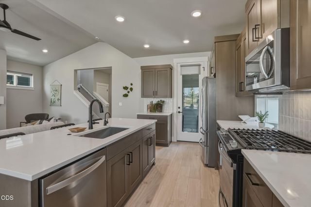 20855 SE Caldera Drive, Bend, OR 97702