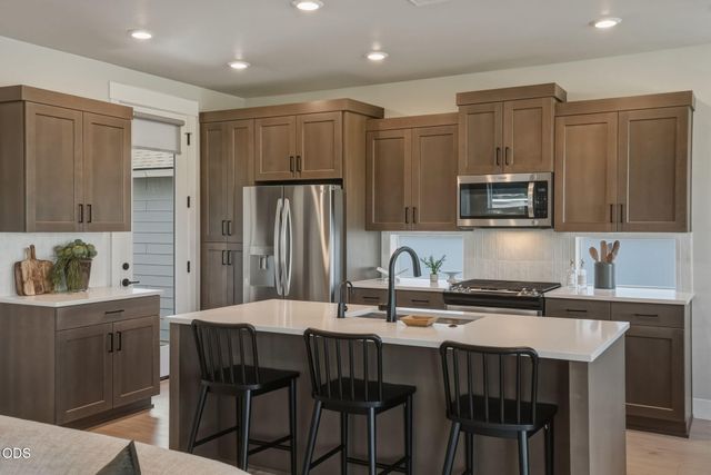 20855 SE Caldera Drive, Bend, OR 97702