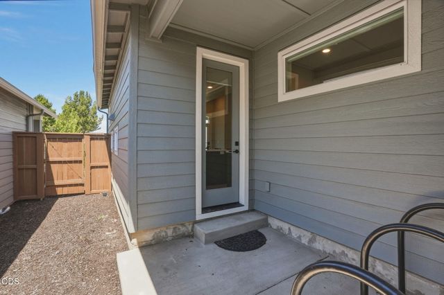 20855 SE Caldera Drive, Bend, OR 97702